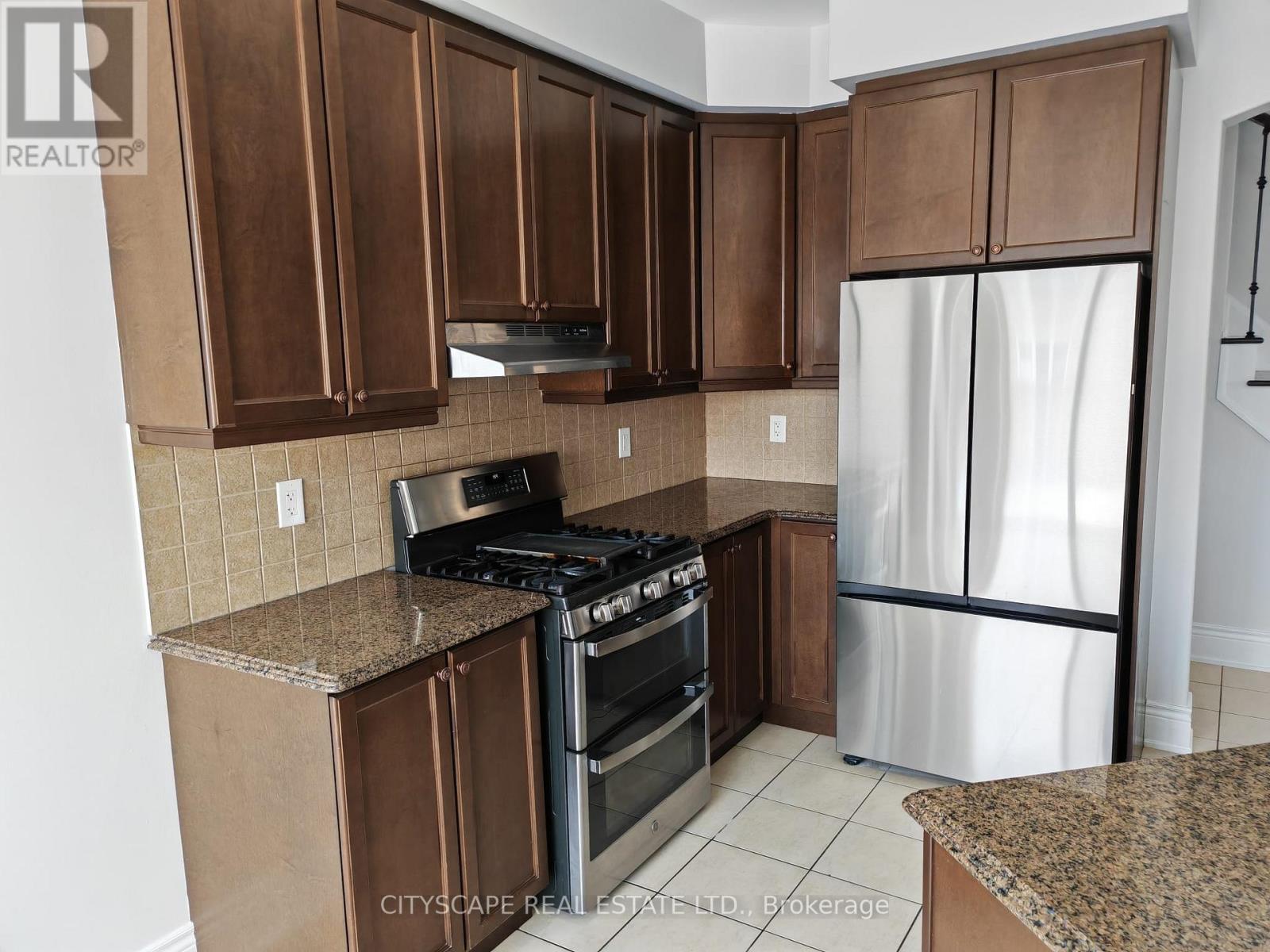 228 Slingsby Landing, Milton, Ontario  L9T 8N5 - Photo 8 - W12836998