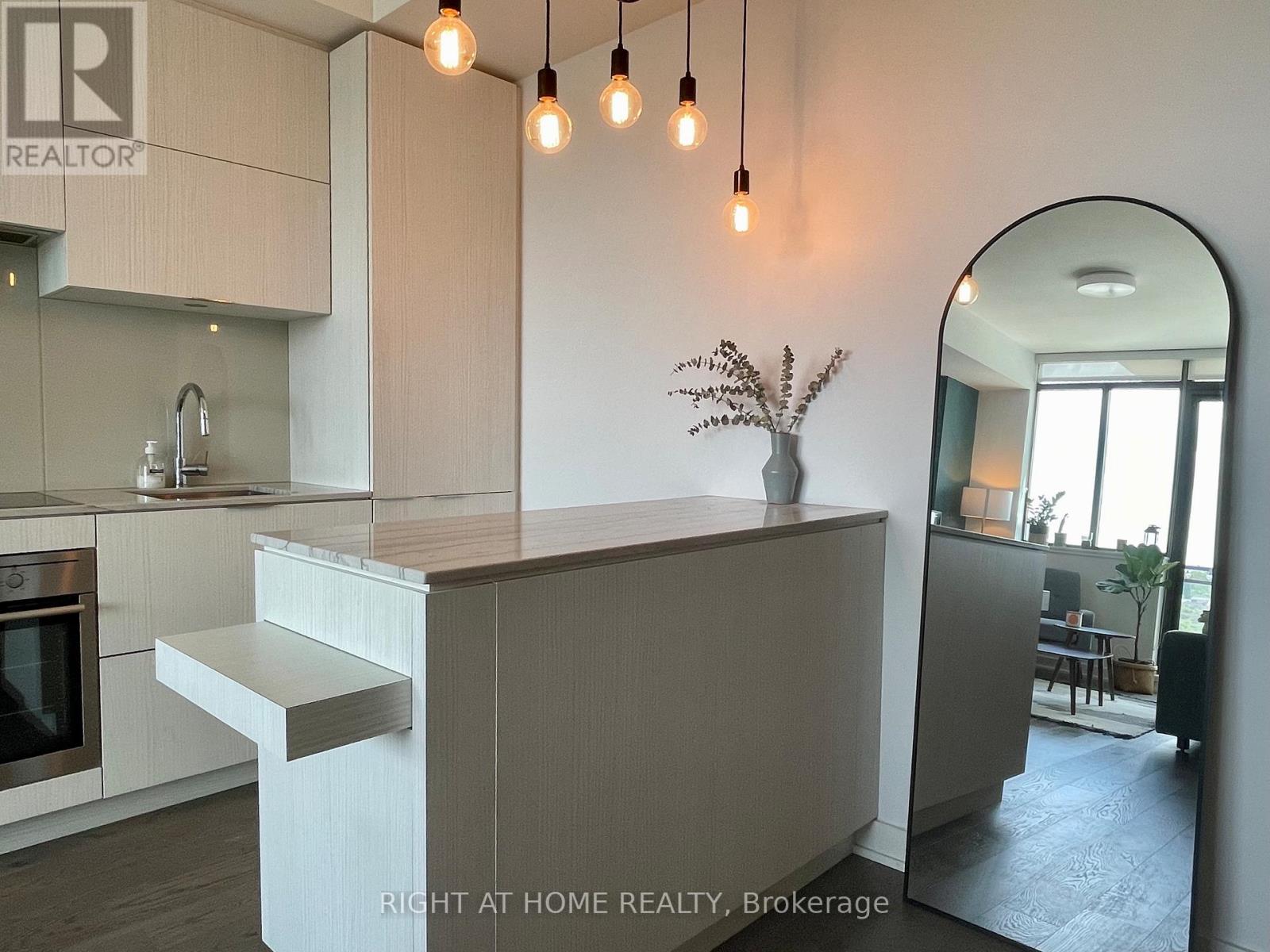 702 - 1990 Bloor Street W, Toronto, Ontario  M6P 0B6 - Photo 5 - W12837018