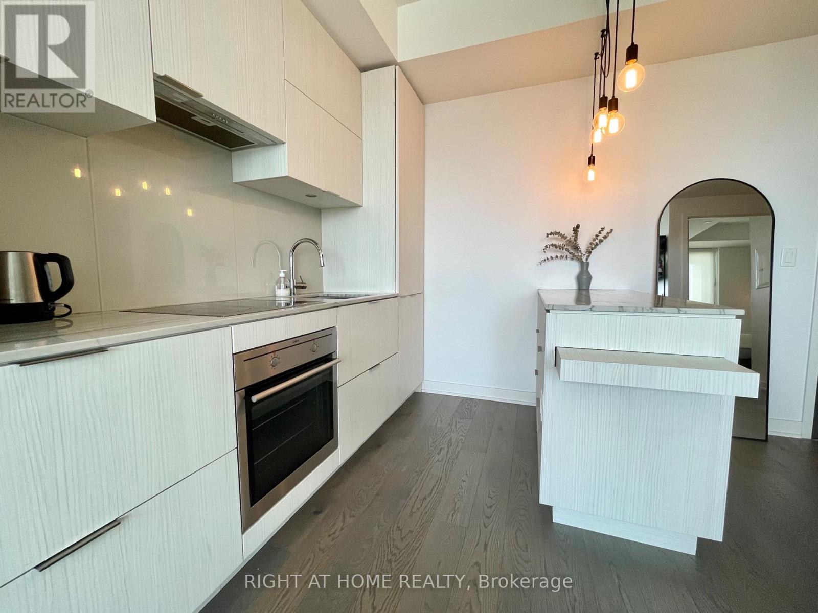 702 - 1990 Bloor Street W, Toronto, Ontario  M6P 0B6 - Photo 6 - W12837018