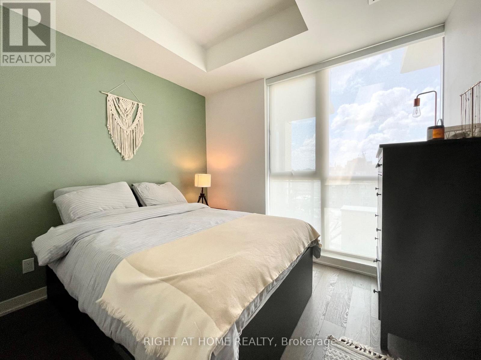 702 - 1990 Bloor Street W, Toronto, Ontario  M6P 0B6 - Photo 7 - W12837018