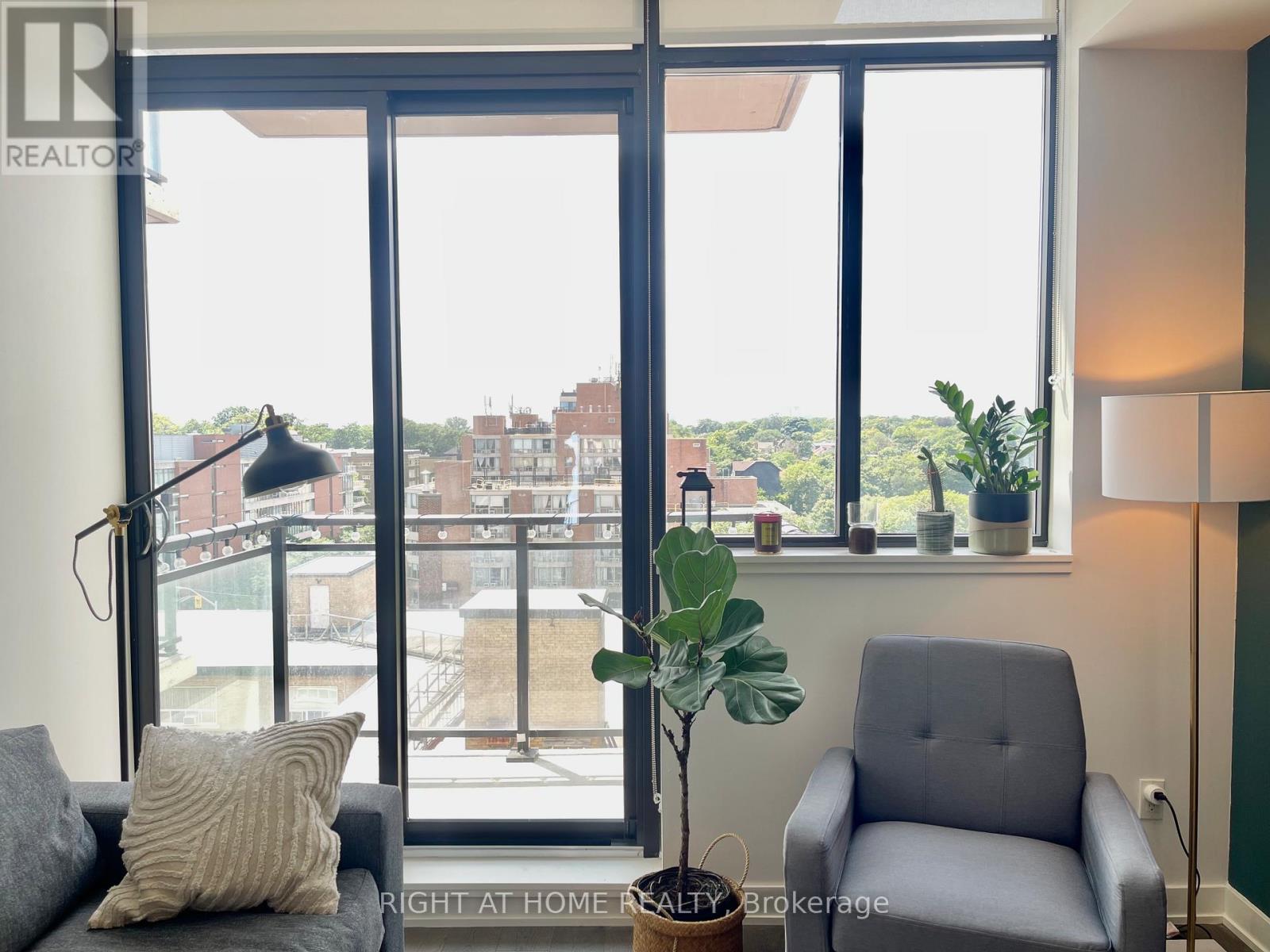 702 - 1990 Bloor Street W, Toronto, Ontario  M6P 0B6 - Photo 8 - W12837018