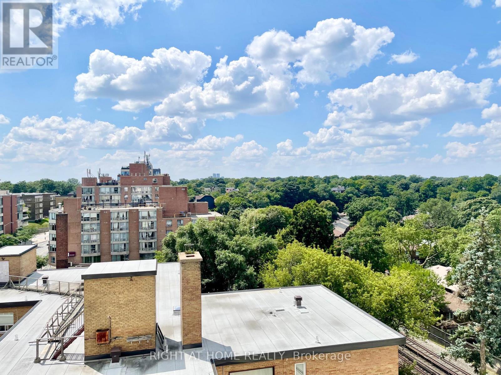 702 - 1990 Bloor Street W, Toronto, Ontario  M6P 0B6 - Photo 9 - W12837018