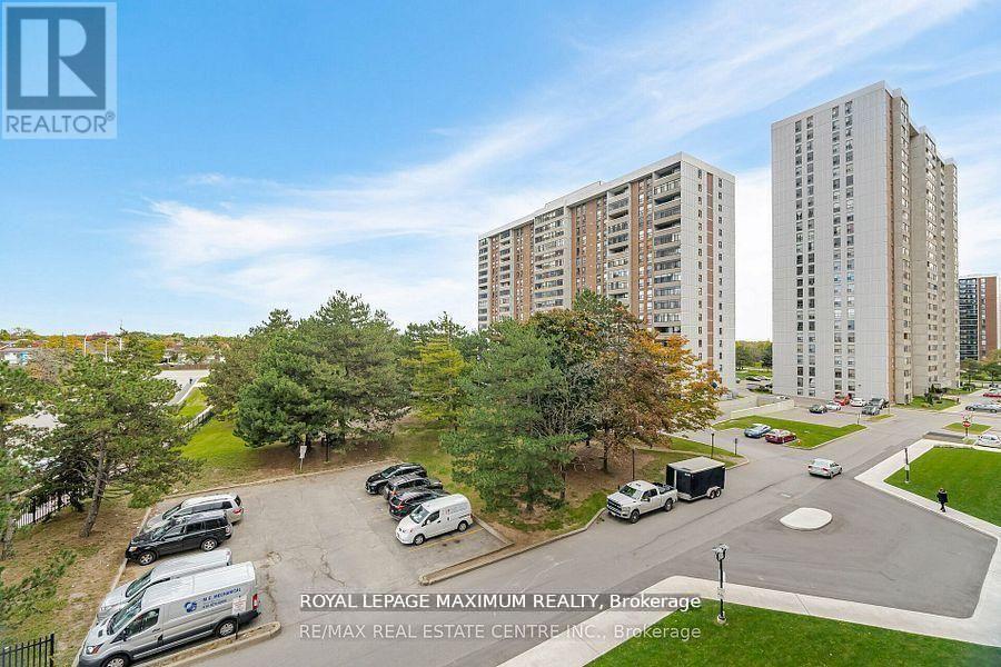 1912 - 15 Kensington Road, Brampton, Ontario  L6T 3W2 - Photo 1 - W12837022