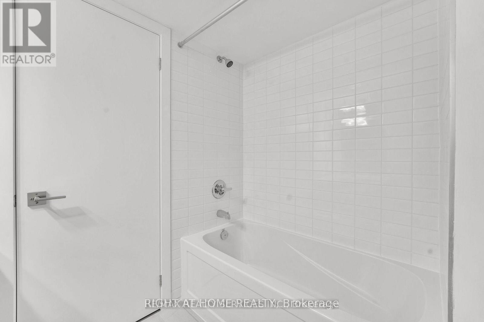 1 - 165 Veterans Drive, Brampton, Ontario  L7A 5L2 - Photo 14 - W12837028