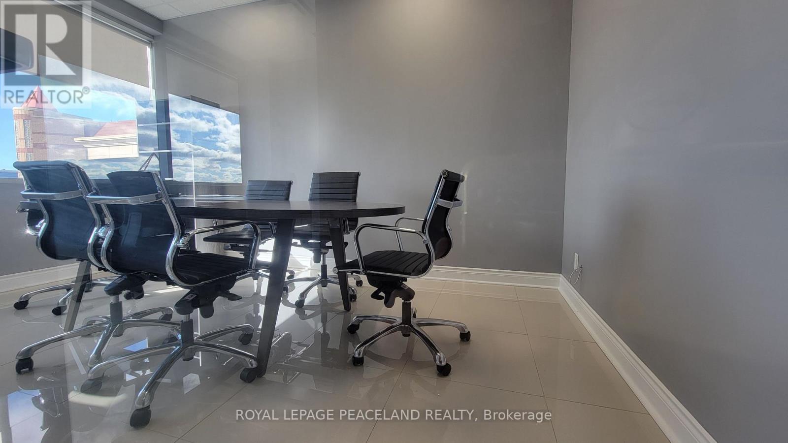 407 - 218 Export Boulevard, Mississauga, Ontario  L5S 1Y4 - Photo 5 - W12837058