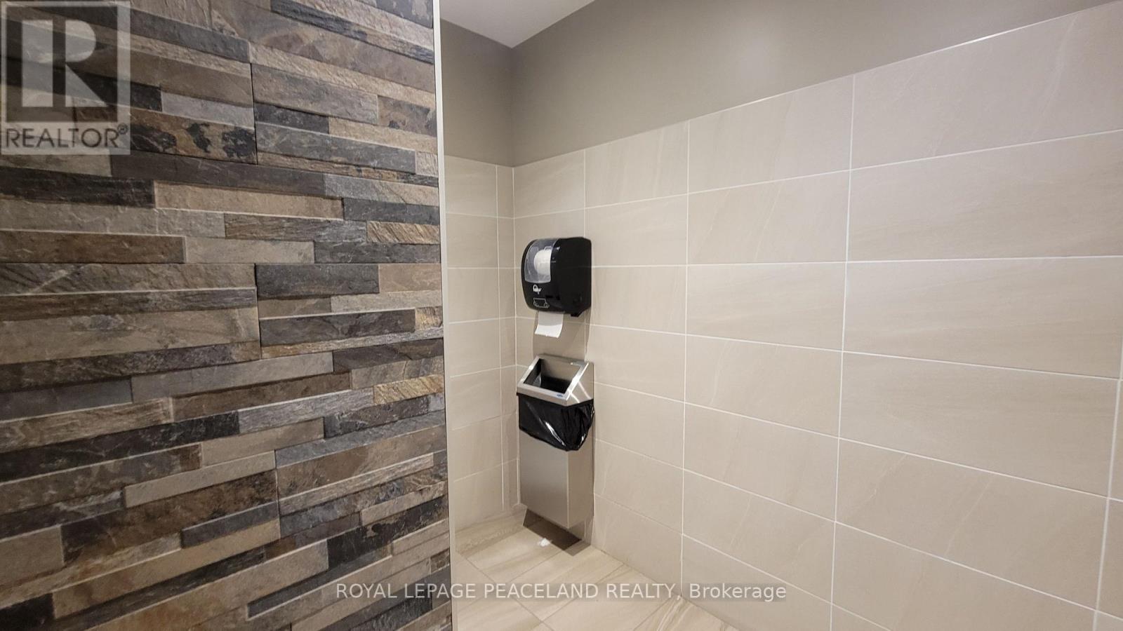 407 - 218 Export Boulevard, Mississauga, Ontario  L5S 1Y4 - Photo 9 - W12837058