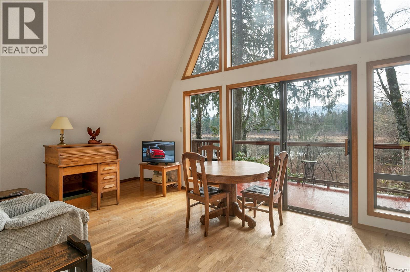 4324 Macaulay Rd, Black Creek, British Columbia  V9J 1E2 - Photo 11 - 1027499