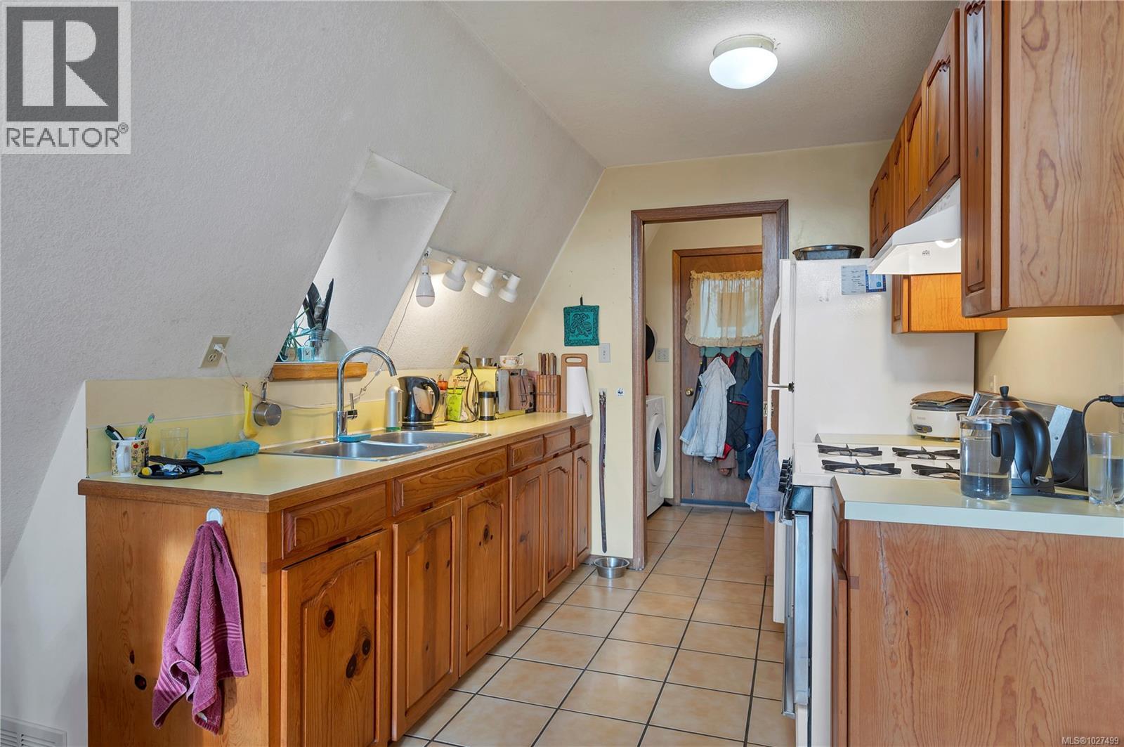 4324 Macaulay Rd, Black Creek, British Columbia  V9J 1E2 - Photo 3 - 1027499