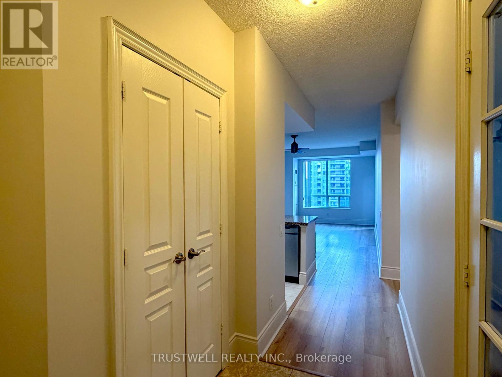 804 - 8 Mckee Avenue, Toronto, Ontario  M2N 7E5 - Photo 4 - C12683184