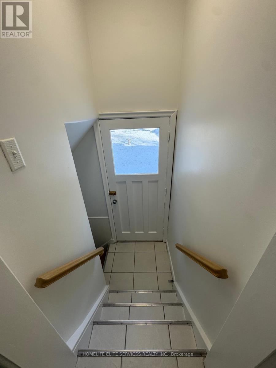 81 Wayne Avenue, Toronto, Ontario  M1R 1Y4 - Photo 16 - E12836174