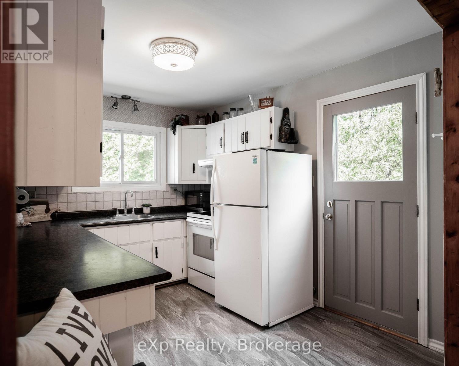 245 Whiskey Harb Road, Northern Bruce Peninsula, Ontario  N0H 2T0 - Photo 4 - X12837084