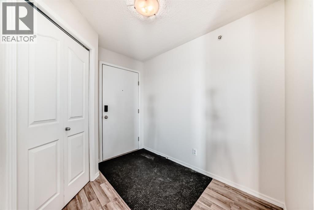 4425, 10 Prestwick Bay Se, Calgary, Alberta  T2Z 0B4 - Photo 3 - A2289388