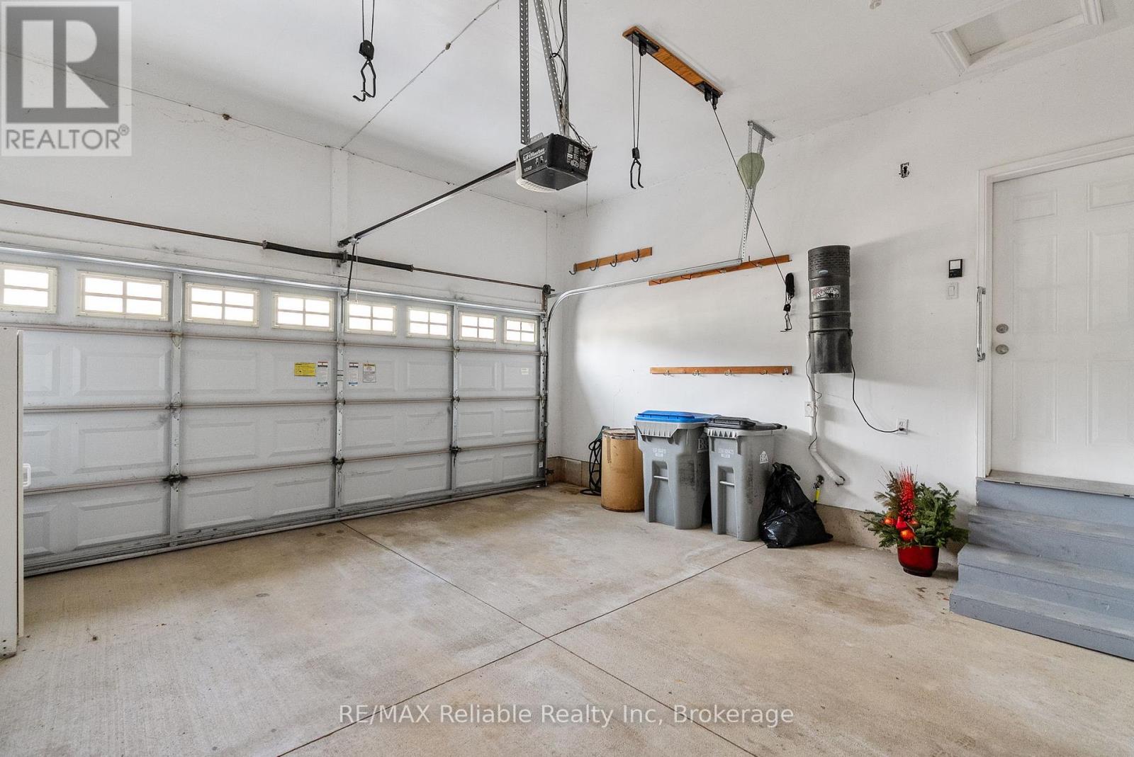 11 Oakwood Links Lane, South Huron, Ontario  N0M 1T0 - Photo 46 - X12834338