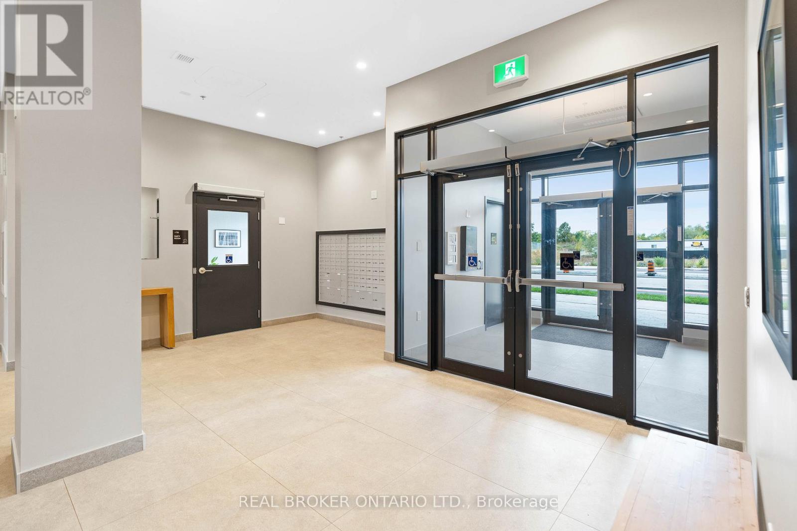 219 - 1350 Hemlock Street, Ottawa, Ontario  K1K 5C2 - Photo 2 - X12837094