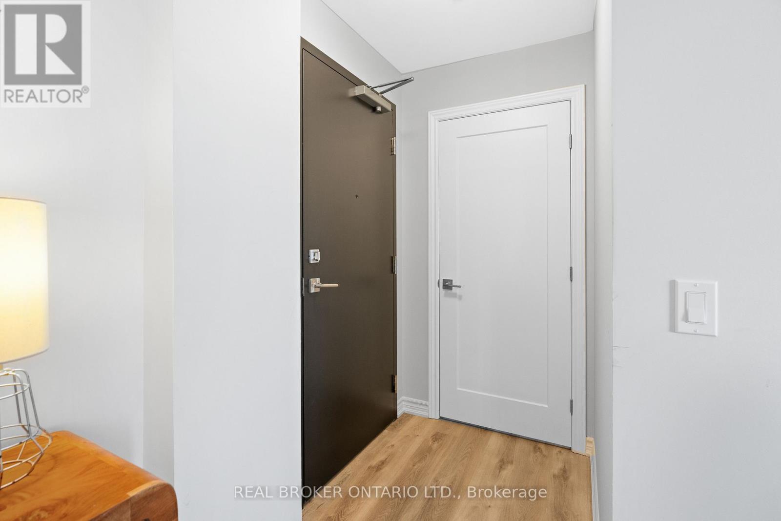 219 - 1350 Hemlock Street, Ottawa, Ontario  K1K 5C2 - Photo 4 - X12837094