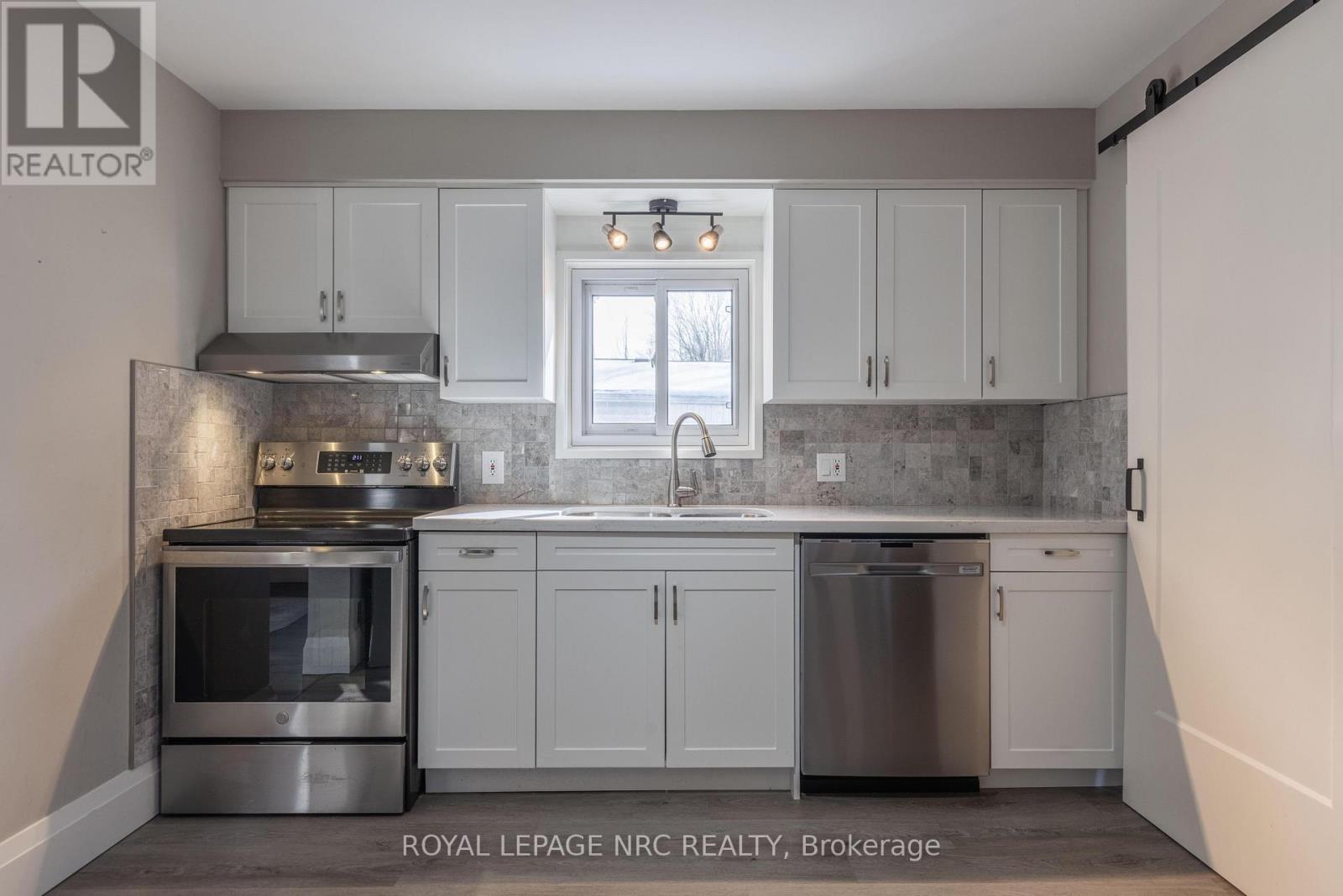 49 Welland Street S, Thorold, Ontario  L2V 2B6 - Photo 15 - X12837096