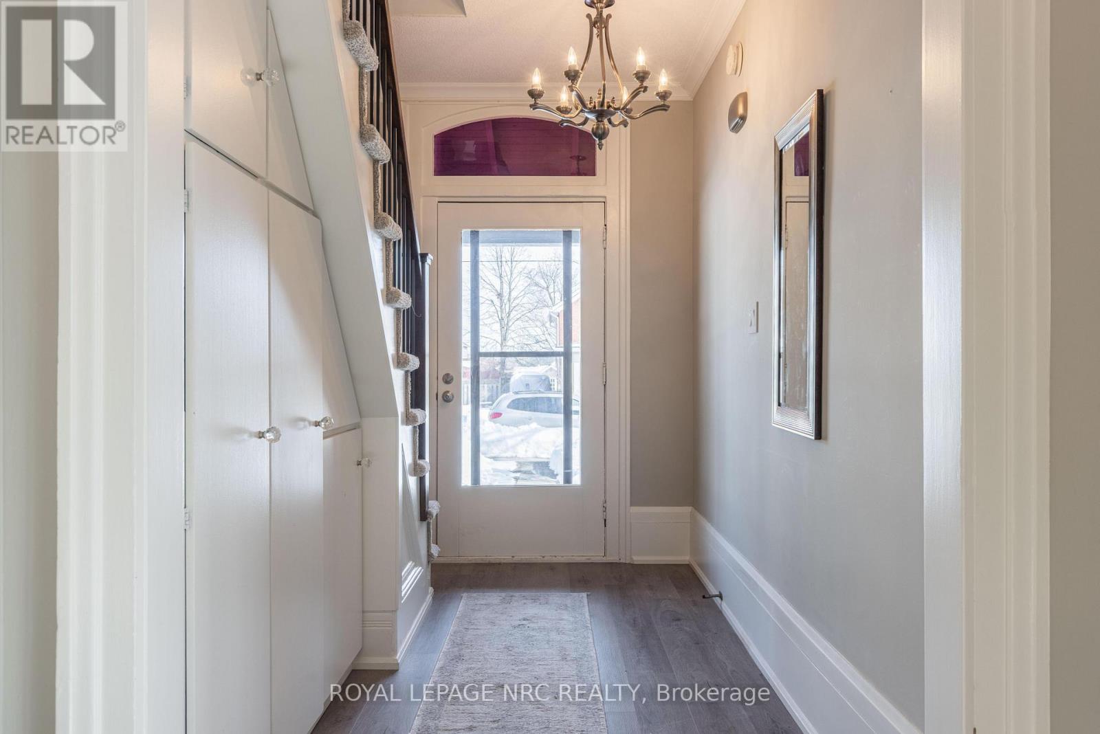 49 Welland Street S, Thorold, Ontario  L2V 2B6 - Photo 3 - X12837096