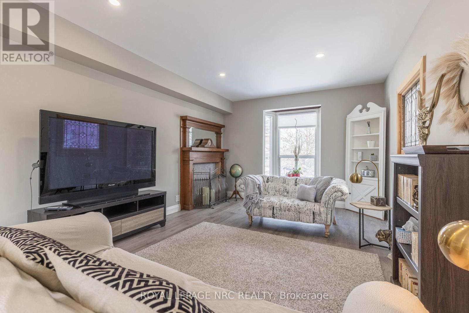 49 Welland Street S, Thorold, Ontario  L2V 2B6 - Photo 7 - X12837096