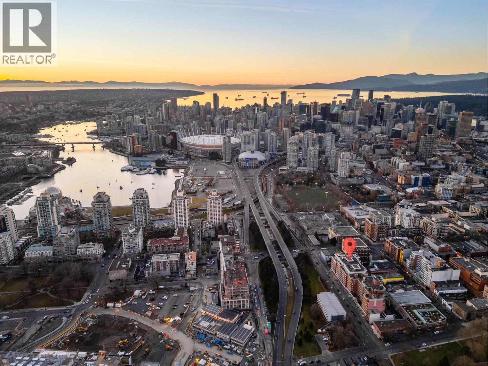 801 221 Union Street, Vancouver, British Columbia  V6A 0B4 - Photo 2 - R3095142