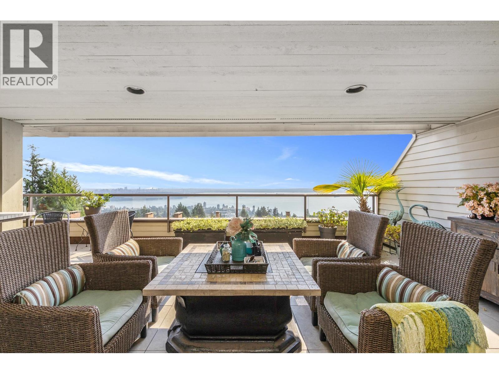 33 2250 Folkestone Way, West Vancouver, British Columbia  V7S 2X7 - Photo 1 - R3095174