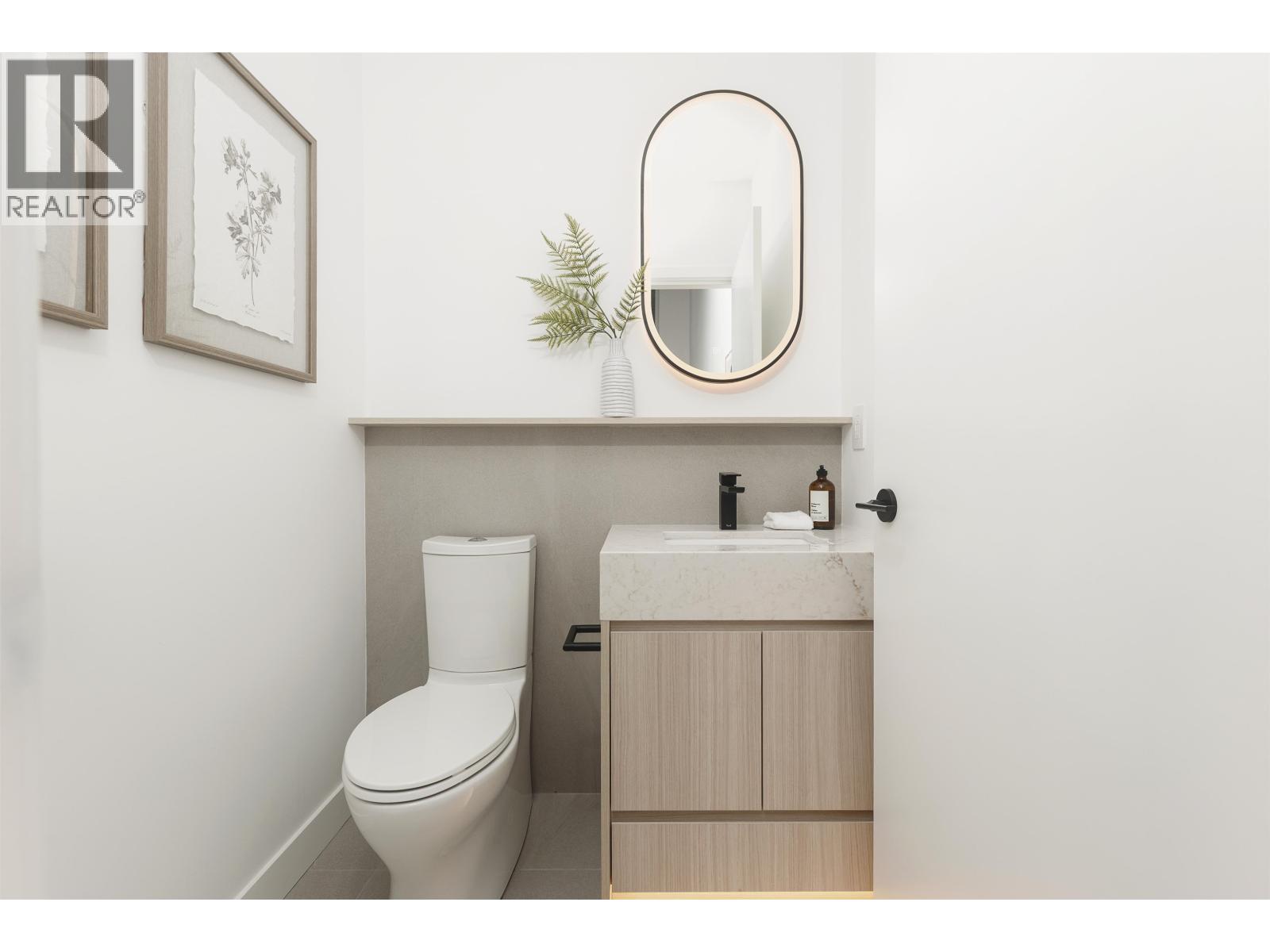 2 2755 W 11th Avenue, Vancouver, British Columbia  V6K 2L8 - Photo 8 - R3095198