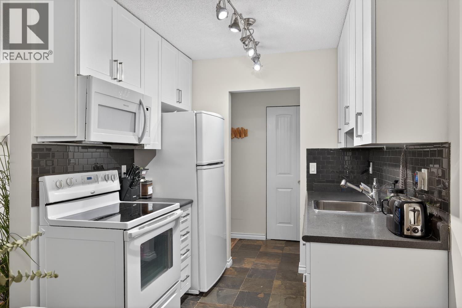 326 680 E 5th Avenue, Vancouver, British Columbia  V5T 1J2 - Photo 16 - R3095200