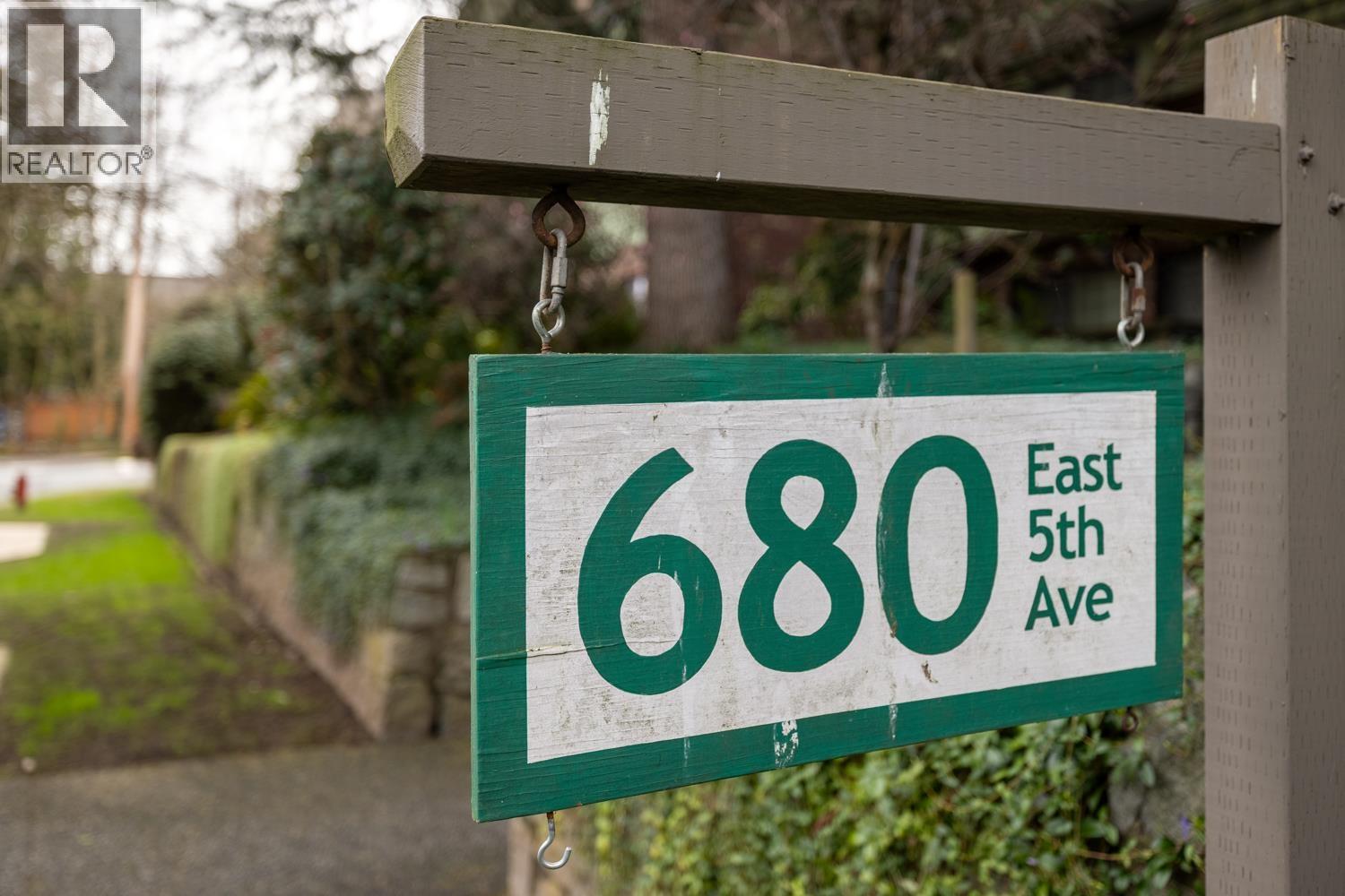 326 680 E 5th Avenue, Vancouver, British Columbia  V5T 1J2 - Photo 2 - R3095200