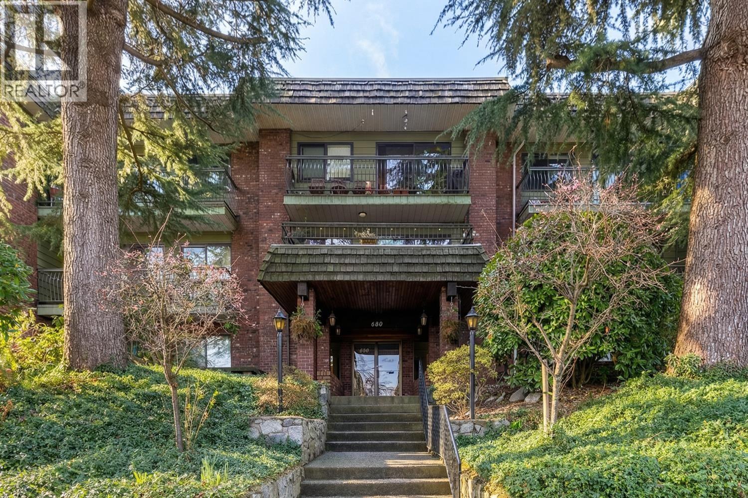 326 680 E 5th Avenue, Vancouver, British Columbia  V5T 1J2 - Photo 3 - R3095200