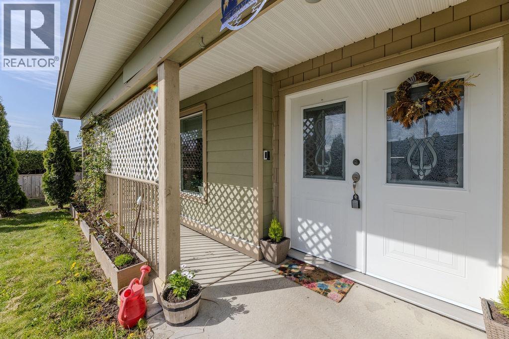 787 North Road, Gibsons, British Columbia  V0N 1V9 - Photo 2 - R3095163