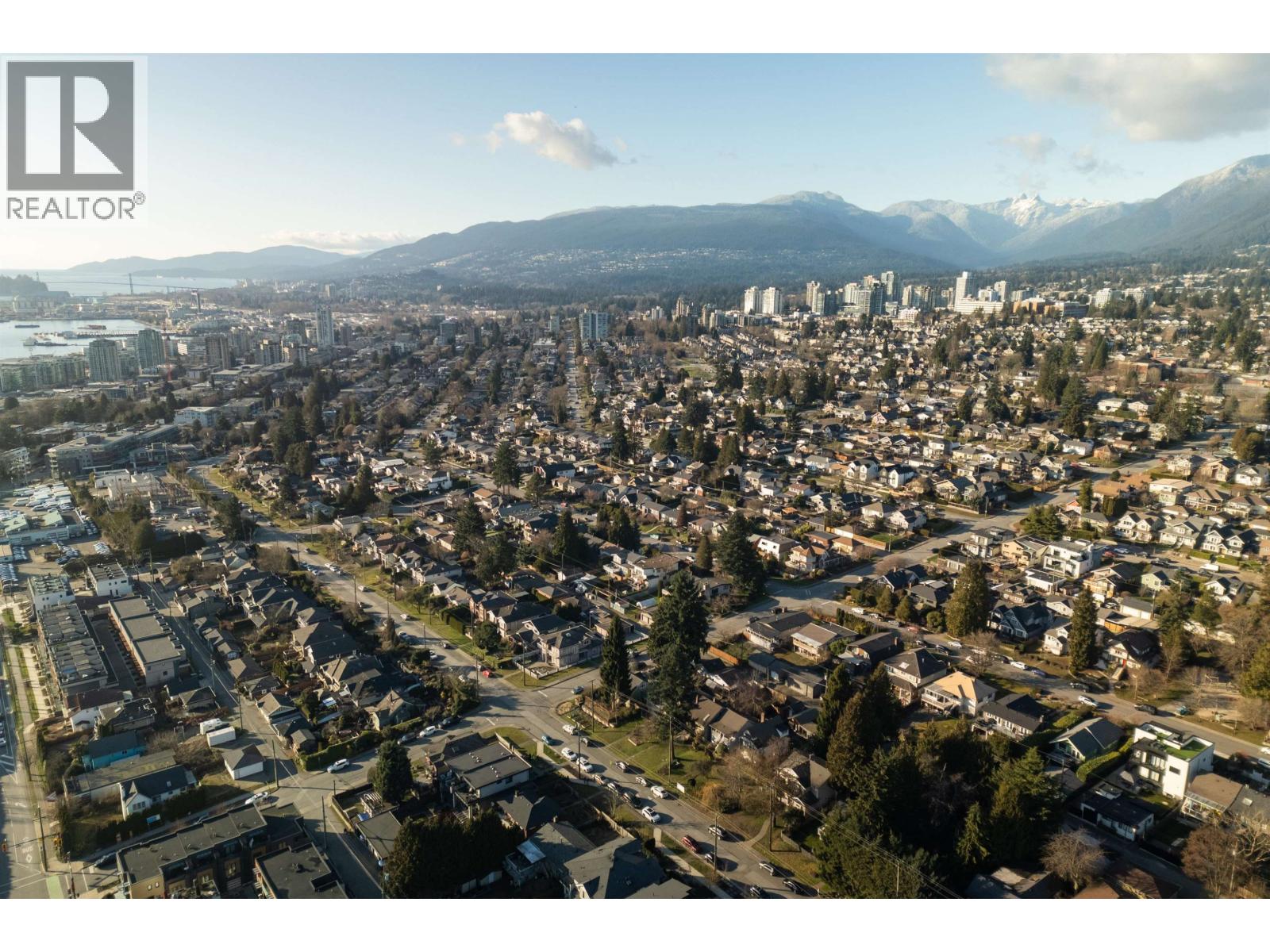 612 E 4th Street, North Vancouver, British Columbia  V7L 1J8 - Photo 24 - R3095207