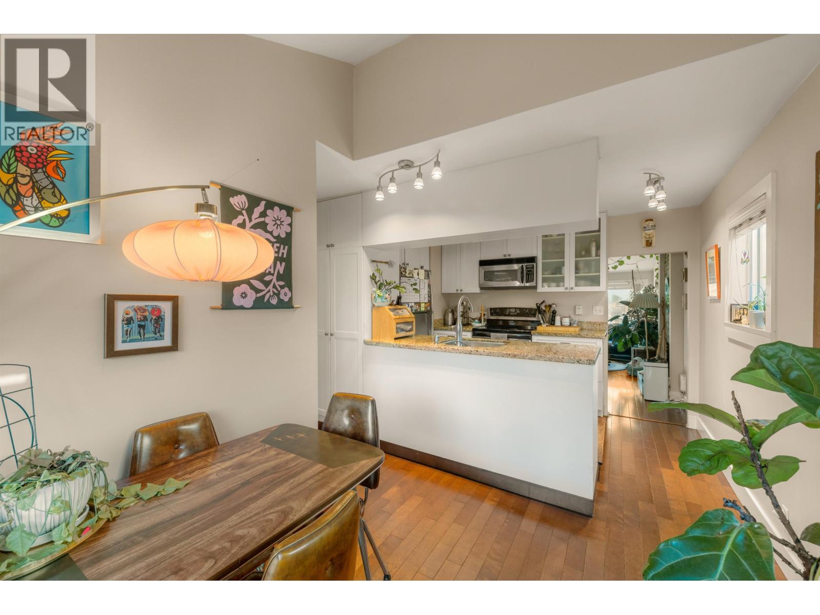 612 E 4th Street, North Vancouver, British Columbia  V7L 1J8 - Photo 9 - R3095207