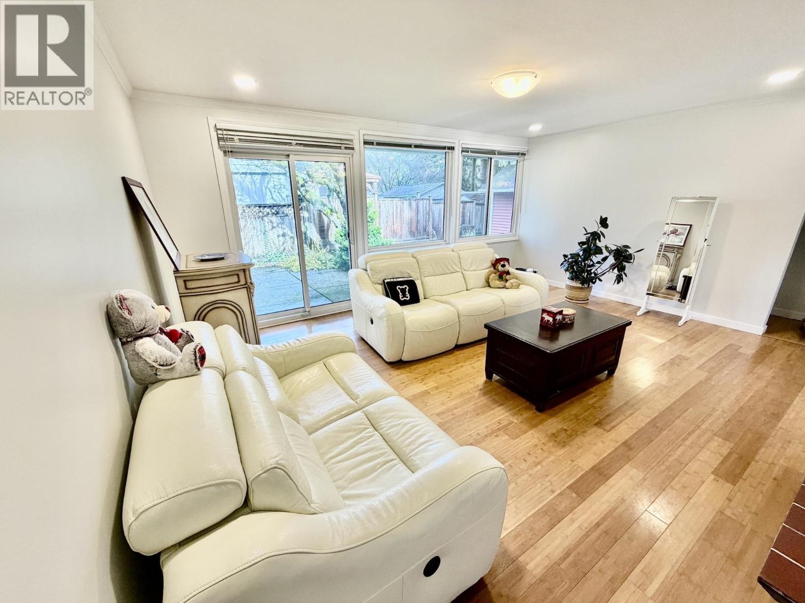 1876 Beaulynn Place, North Vancouver, British Columbia V7J 2T1 - Photo 7 - R3094748