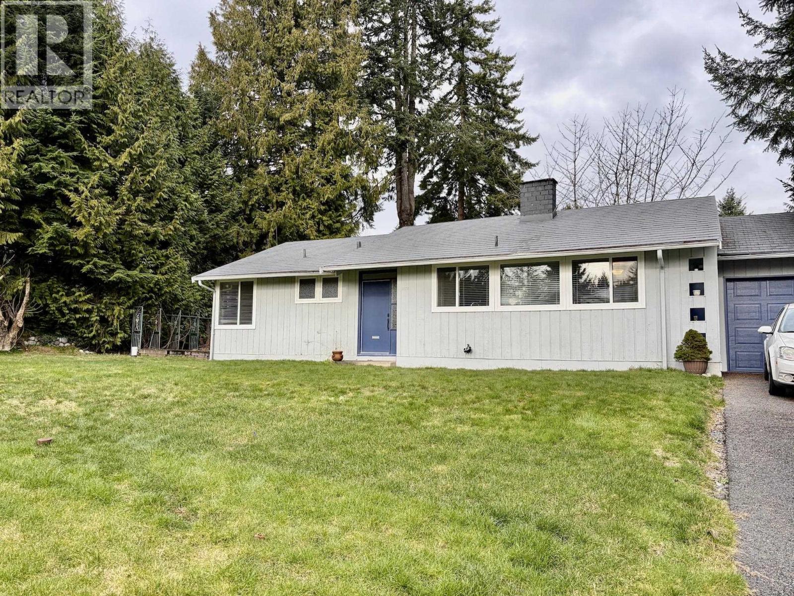 1876 Beaulynn Place, North Vancouver, British Columbia V7J 2T1 - Photo 3 - R3094748