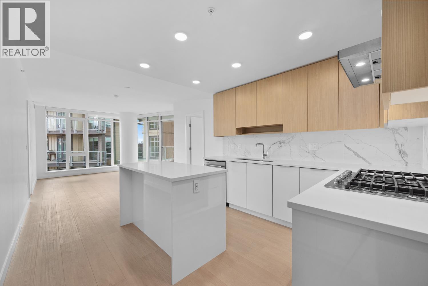 202 7769 Park Crescent, Burnaby, British Columbia  V3N 0J7 - Photo 4 - R3094518