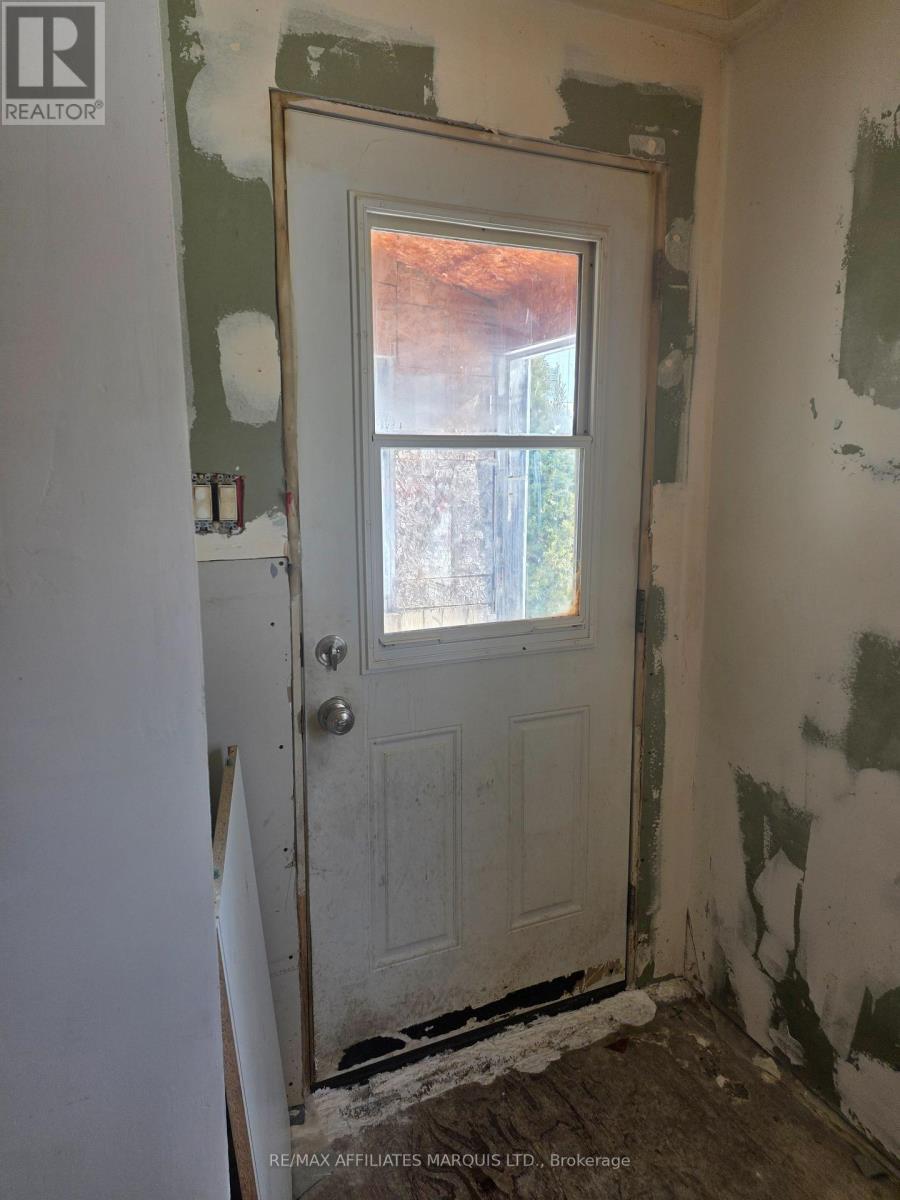 56 Marlborough Street, North Glengarry, Ontario  K0C 1T0 - Photo 5 - X12837066