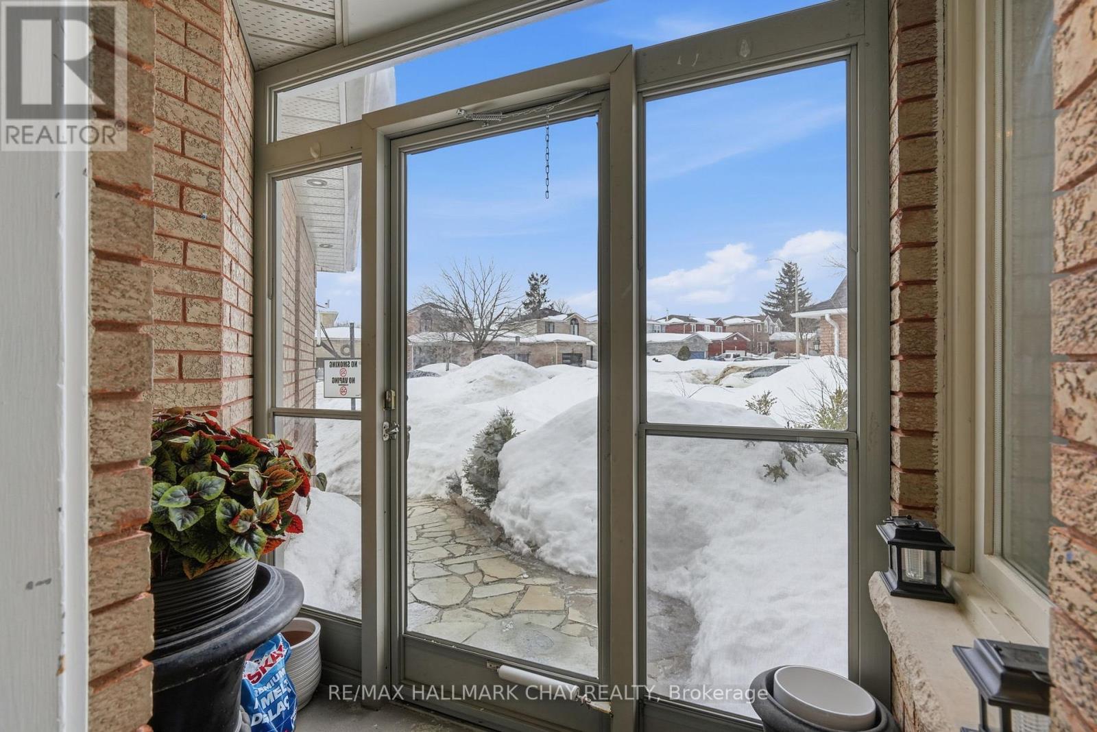 9 Grasett Crescent, Barrie (West Bayfield), Ontario  L4N 6Z8 - Photo 3 - S12837102