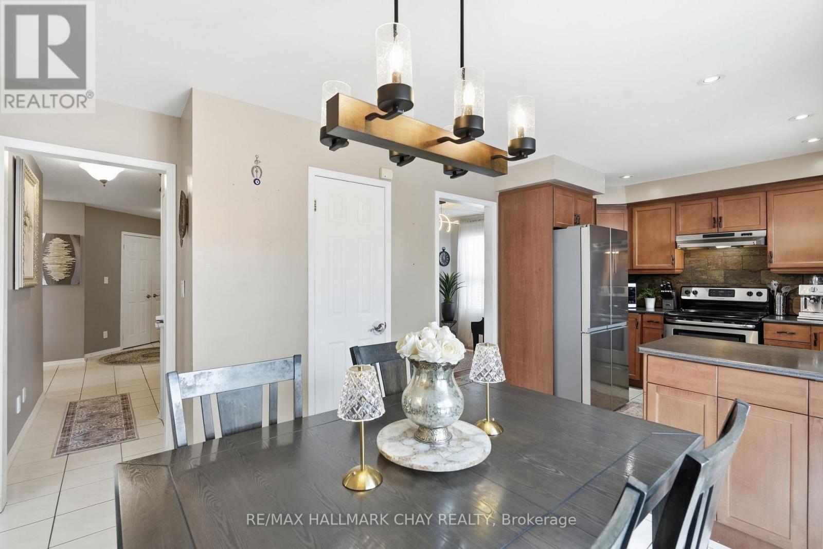 9 Grasett Crescent, Barrie (West Bayfield), Ontario  L4N 6Z8 - Photo 9 - S12837102