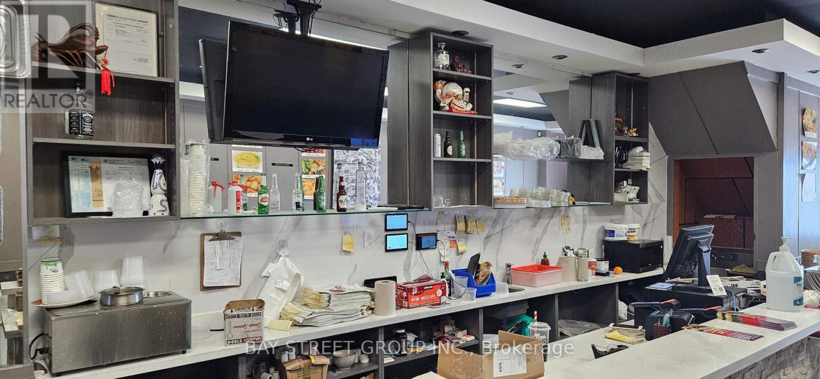 1662 Eglinton Avenue W, Toronto, Ontario  M6E 2H2 - Photo 4 - W12837060