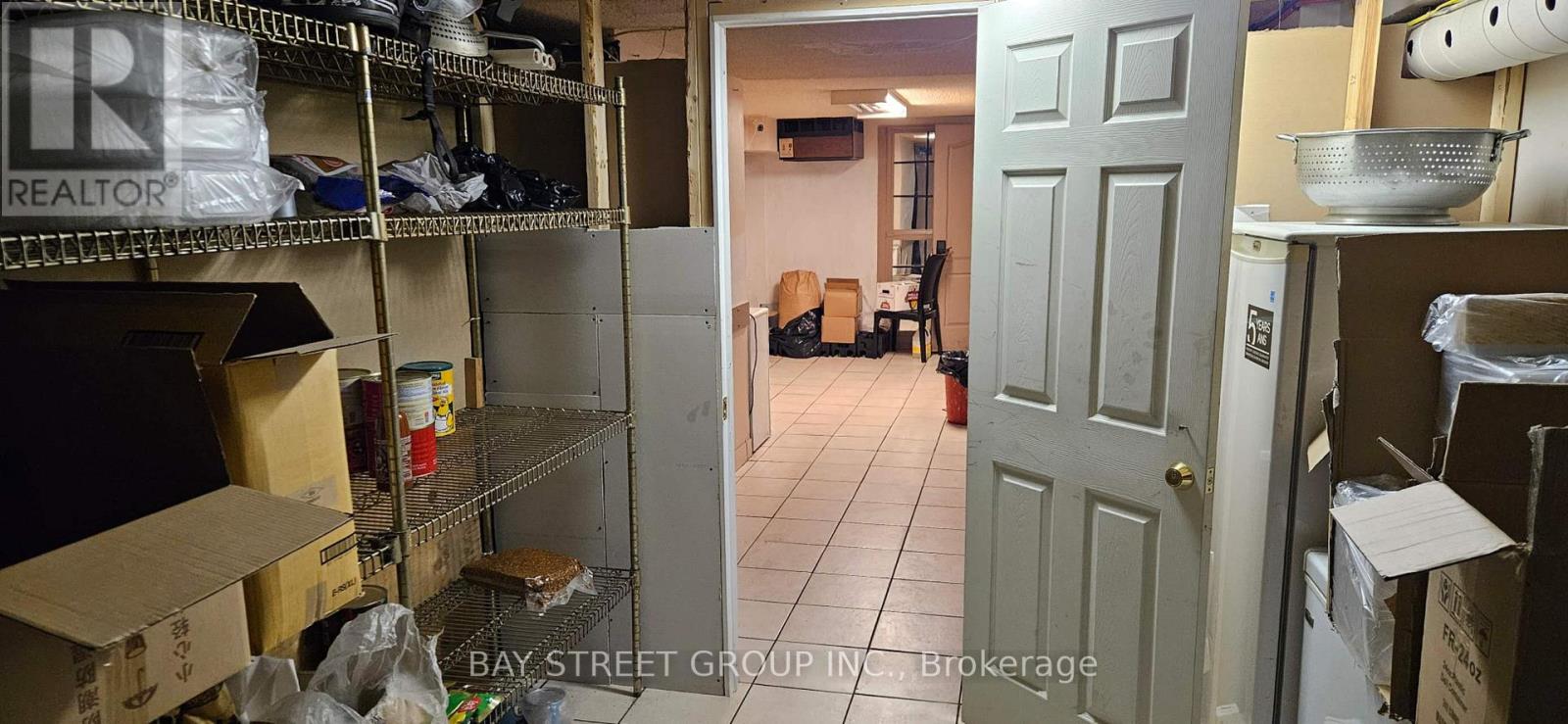 1662 Eglinton Avenue W, Toronto, Ontario  M6E 2H2 - Photo 6 - W12837060