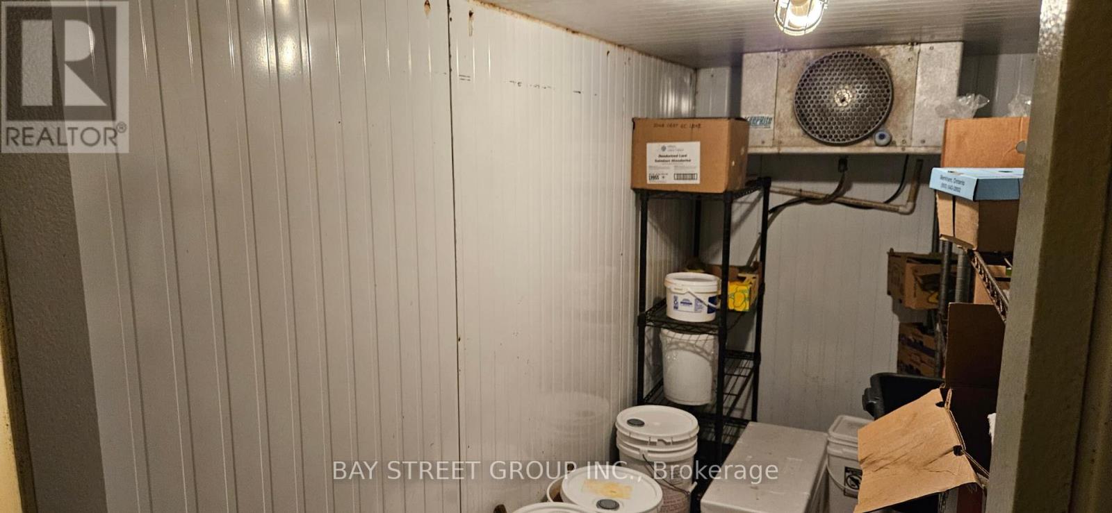 1662 Eglinton Avenue W, Toronto, Ontario  M6E 2H2 - Photo 7 - W12837060