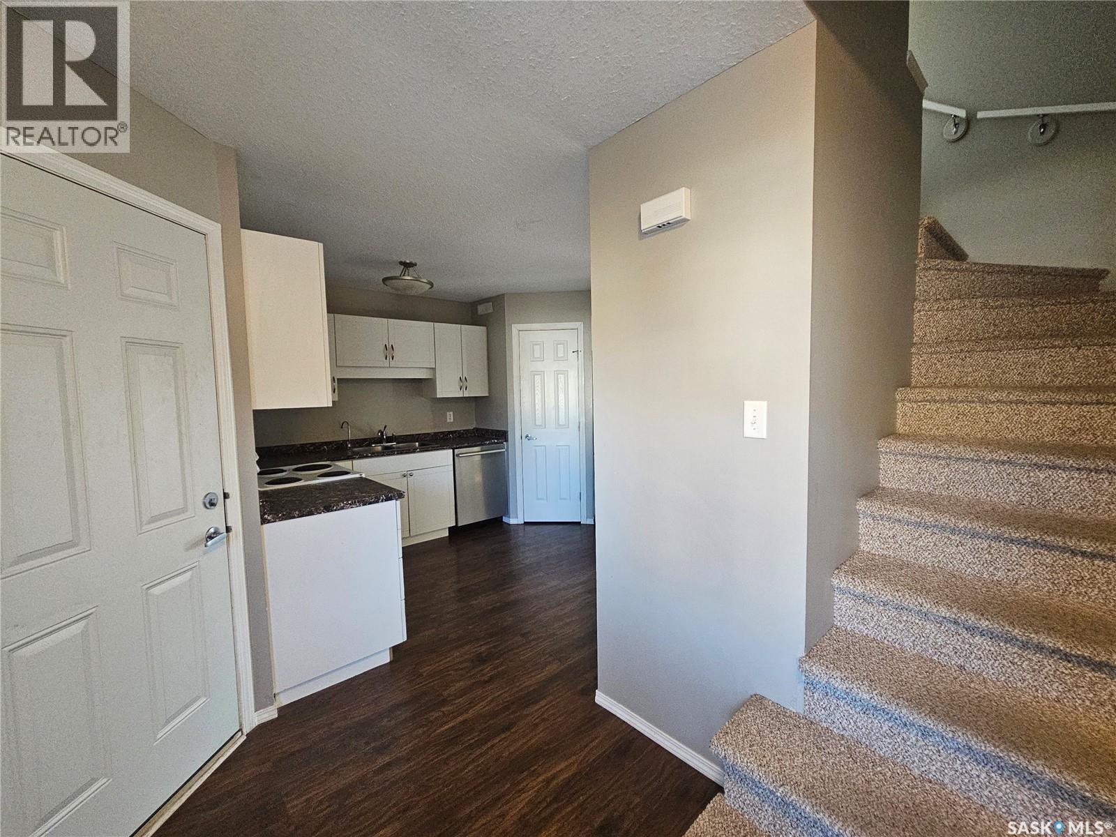 116 503 Colonel Otter Drive, Swift Current, Saskatchewan  S9H 2K4 - Photo 4 - SK029517