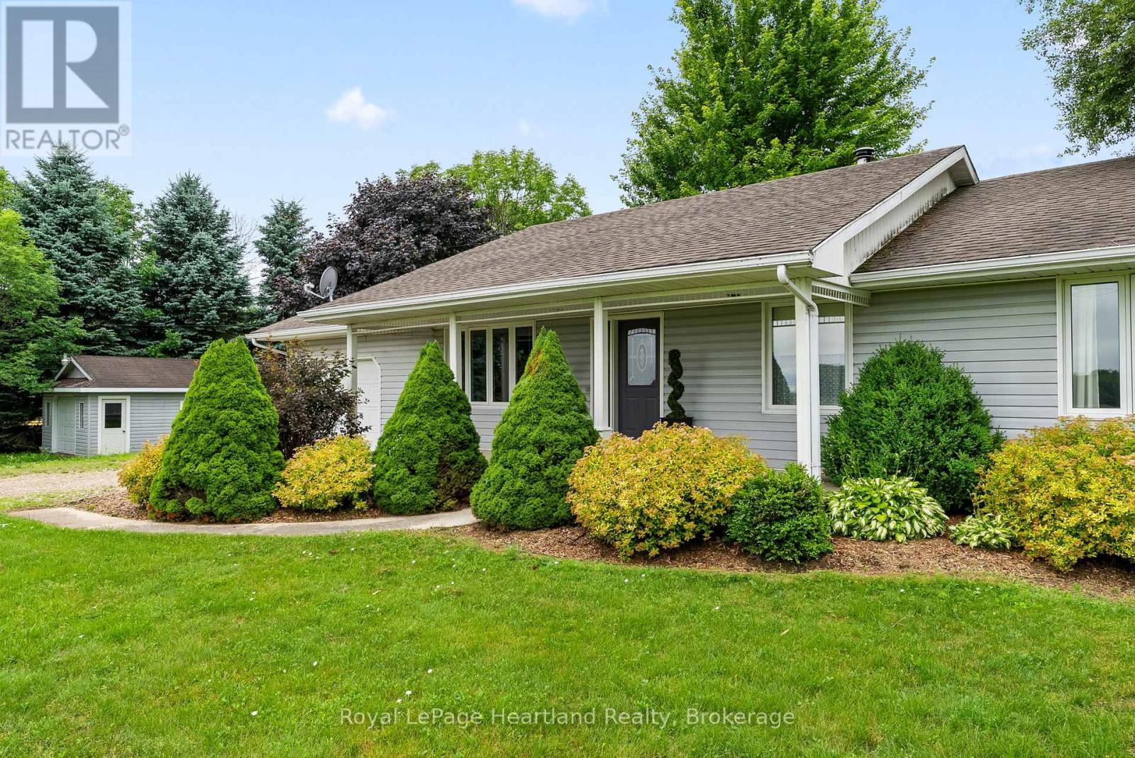 9462 Ayton Road, Minto, Ontario  N0G 1Z0 - Photo 10 - X12837180