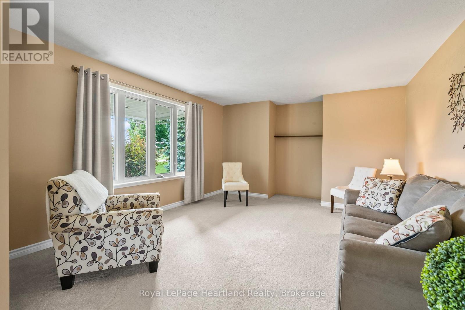 9462 Ayton Road, Minto, Ontario  N0G 1Z0 - Photo 13 - X12837180