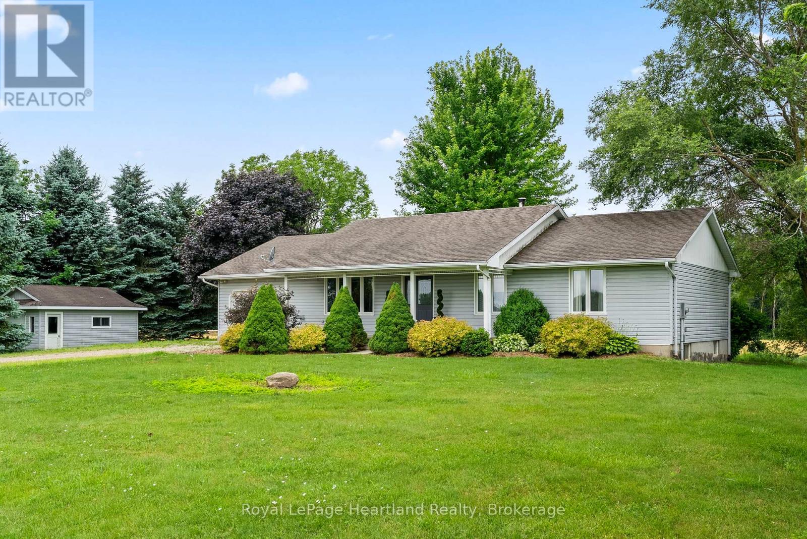 9462 Ayton Road, Minto, Ontario  N0G 1Z0 - Photo 7 - X12837180