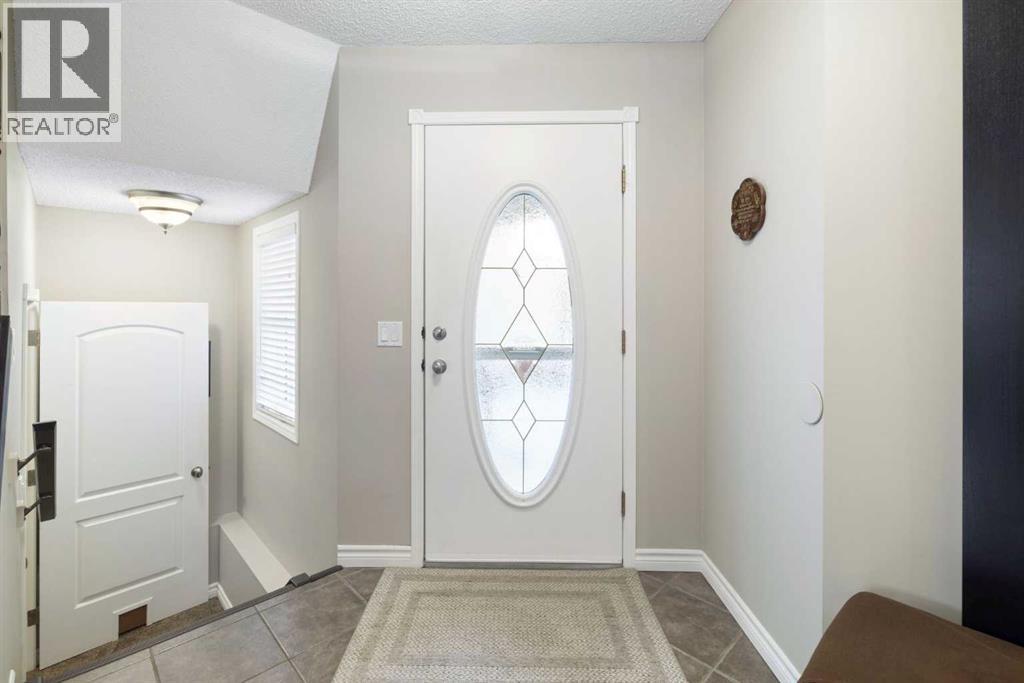 356 Douglas Ridge Green Se, Calgary, Alberta  T2Z 2Z9 - Photo 3 - A2288785