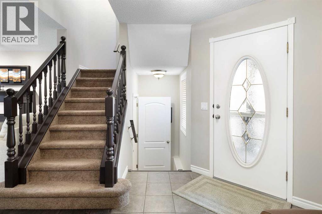 356 Douglas Ridge Green Se, Calgary, Alberta  T2Z 2Z9 - Photo 4 - A2288785