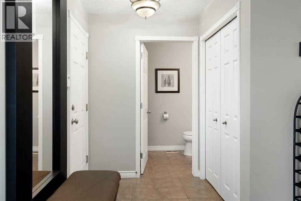 356 Douglas Ridge Green Se, Calgary, Alberta  T2Z 2Z9 - Photo 5 - A2288785