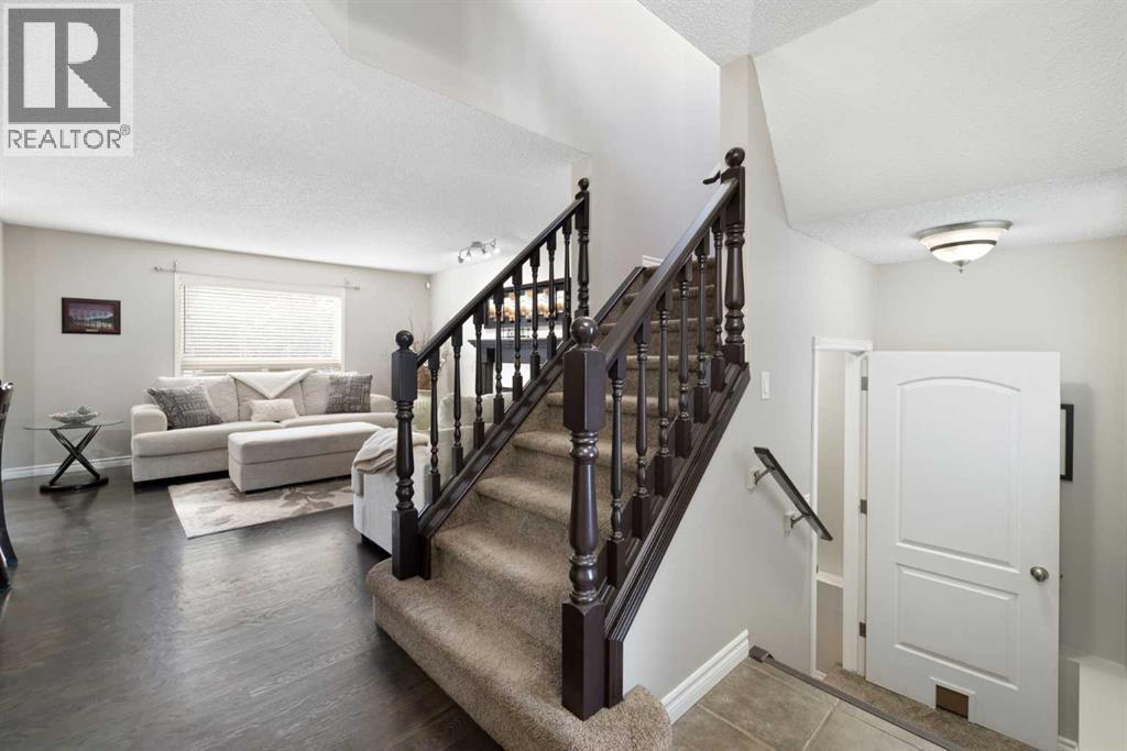356 Douglas Ridge Green Se, Calgary, Alberta  T2Z 2Z9 - Photo 6 - A2288785