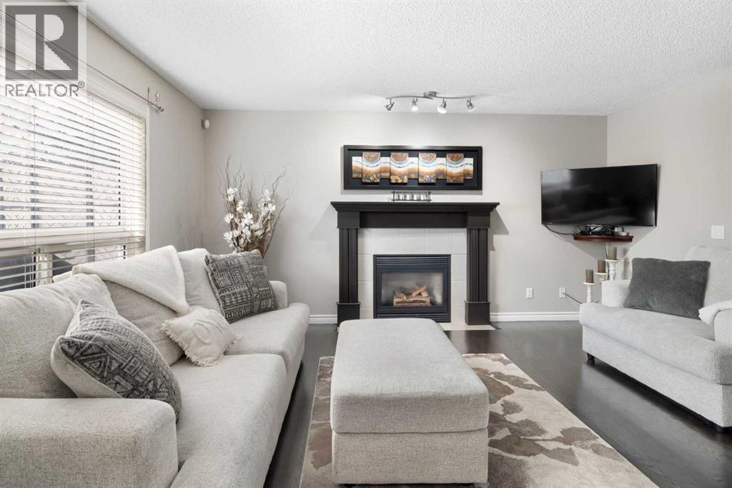 356 Douglas Ridge Green Se, Calgary, Alberta  T2Z 2Z9 - Photo 11 - A2288785