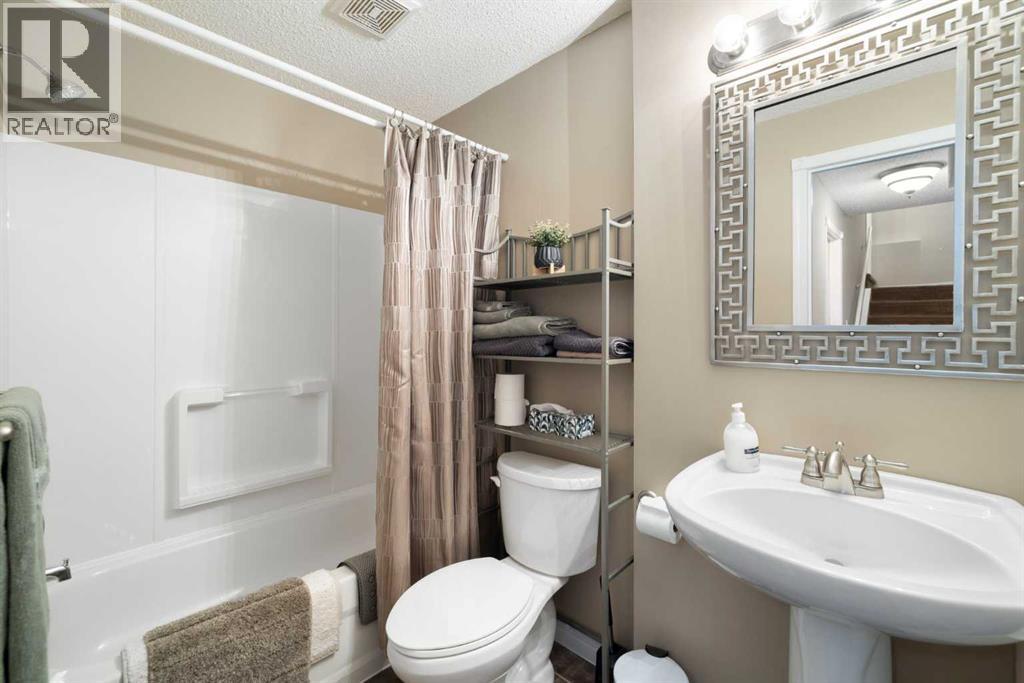 356 Douglas Ridge Green Se, Calgary, Alberta  T2Z 2Z9 - Photo 38 - A2288785